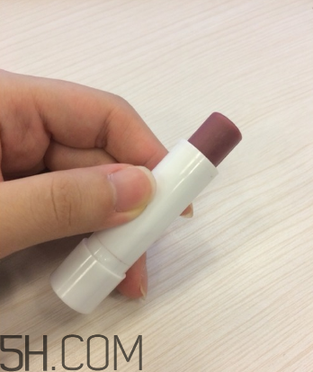 balea櫻桃潤唇膏好用嗎？balea櫻桃潤唇膏多少錢？