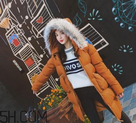 羽絨服用什么洗滌劑？洗羽絨服用洗衣粉還是洗衣液？
