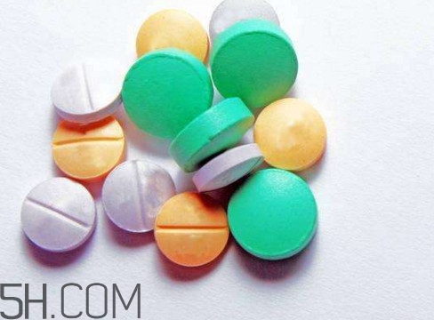 頭孢可以和甲硝銼一起吃嗎？頭孢可以和退燒藥一起吃嗎