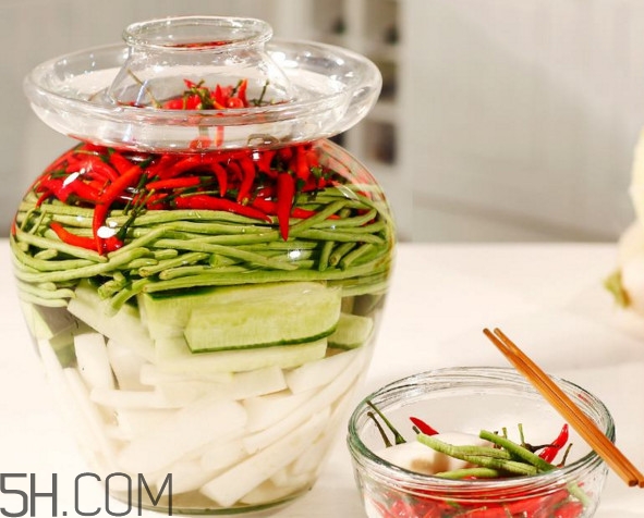 泡菜水太酸了怎么辦？泡菜水發(fā)粘液怎么處理
