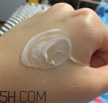 露得清身體乳怎么樣？露得清身體乳好用嗎？