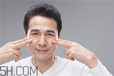 蕁麻疹為什么晚上嚴(yán)重？蕁麻疹為什么越抓越多？