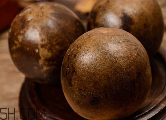 羅漢果泡水喝有什么好處？經(jīng)常用羅漢果泡水喝有什么壞處