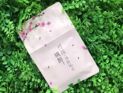素萃面膜怎么樣？素萃面膜有熒光劑激素嗎？