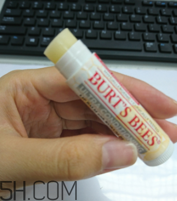 小蜜蜂細(xì)致修護(hù)唇膏怎么樣？好用嗎？