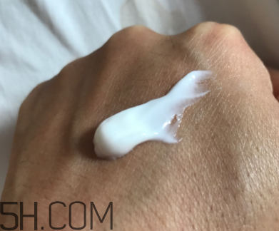 小蜜蜂潤膚露怎么樣？小蜜蜂潤膚露好用嗎？