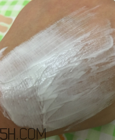 小蜜蜂水洗面膜敷多長時(shí)間？小蜜蜂水洗面膜用法