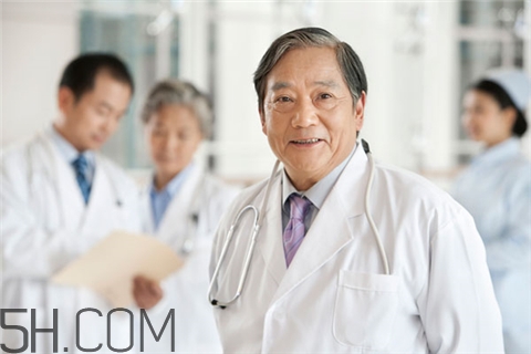 牙周炎吃頭孢有用嗎？牙周炎吃維生素c有用嗎？