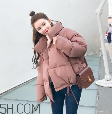 面包服是羽絨服嗎？面包服和羽絨服的區(qū)別