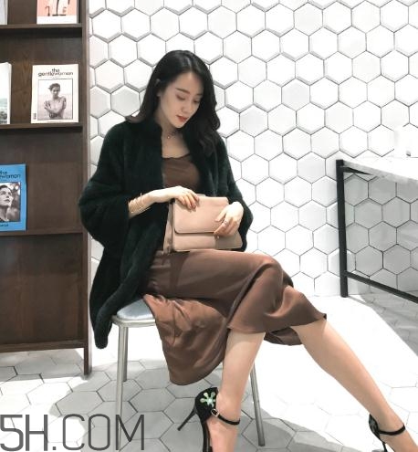 水貂絨毛衣會起球嗎？水貂絨起球怎么辦？