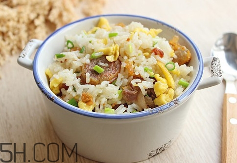 蛋炒飯可以和土豆絲一起吃嗎？蛋炒飯吃多了有什么危害
