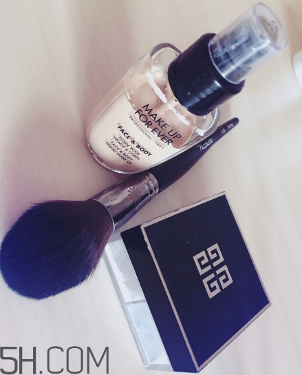 make up forever水粉霜好用嗎？make up forever水粉霜多少錢？
