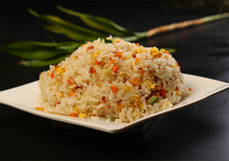 做蛋炒飯用什么米飯好？一碗蛋炒飯該放多少油