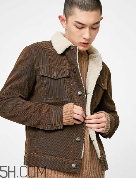 燈芯絨衣服會(huì)縮水嗎？燈芯絨衣服粘毛嗎？