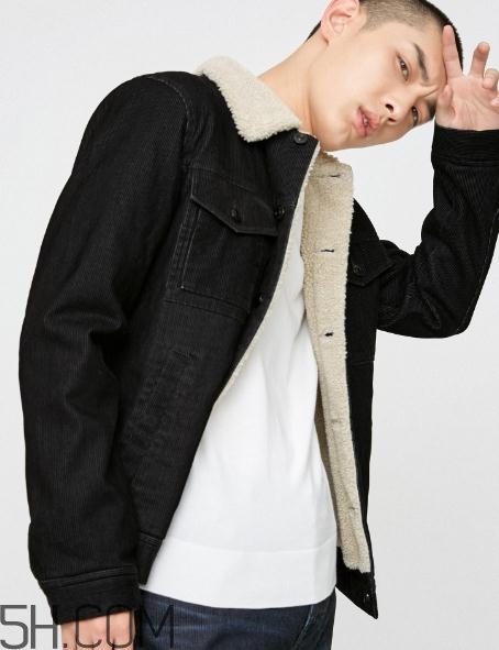 燈芯絨衣服會(huì)縮水嗎？燈芯絨衣服粘毛嗎？