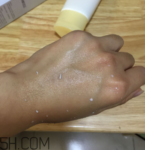 一葉子去角質(zhì)素怎么樣？一葉子去角質(zhì)素怎么用？