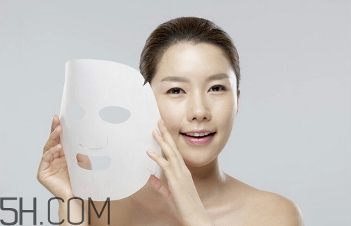 敷睡眠面膜臉刺痛怎么回事？閉口粉刺可以用面膜嗎？