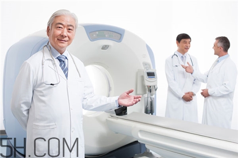 骨折需要打消炎針嗎？骨折打石膏多久能拆？