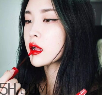 阿瑪尼408多少錢？阿瑪尼限量簽名紅管408專柜價格