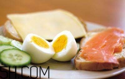 人為什么會(huì)掉發(fā)？怎么防止掉發(fā)？