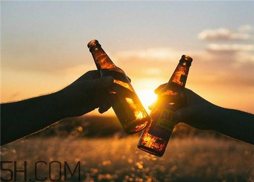 什么時(shí)候喝藥酒比較好？喝藥酒有什么禁忌？