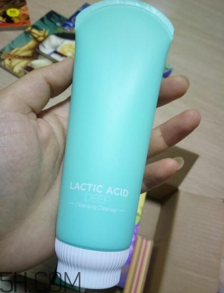 春紀洗面奶好用嗎？春紀潔面乳評測