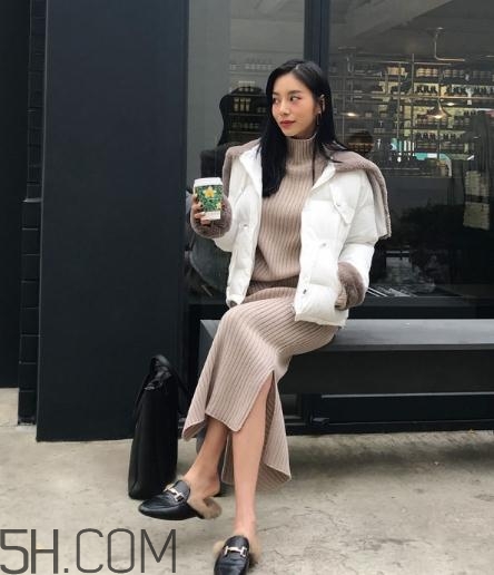 棉服配裙子好看嗎？棉衣配什么裙子好？