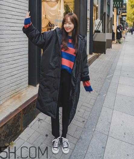 黑色面包服怎么搭配？黑色面包服搭配圖片