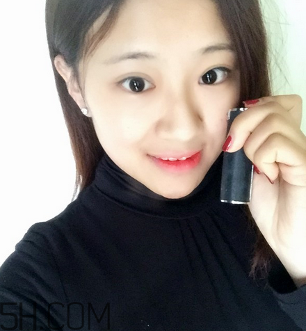 紀(jì)梵希小羊皮304是什么顏色？紀(jì)梵希小羊皮滋潤(rùn)嗎？
