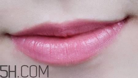 紀(jì)梵希新版禁忌之吻色號(hào)試色 紀(jì)梵希禁忌之吻16號(hào)好用嗎 紀(jì)梵希新版禁忌之吻色號(hào)試色 紀(jì)梵希禁忌之吻16號(hào)好用嗎