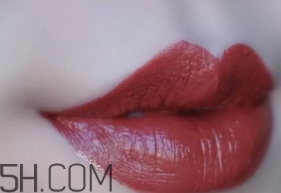 nars mona口紅顯白嗎？nars mona適合黃皮嗎？