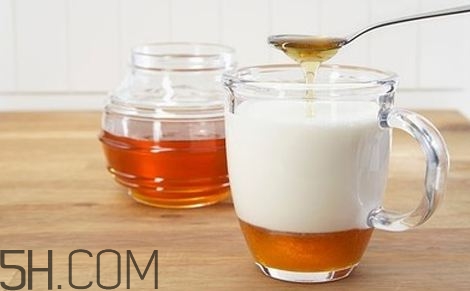 牛奶可以加蜂蜜嗎？蜂蜜加牛奶怎么樣？