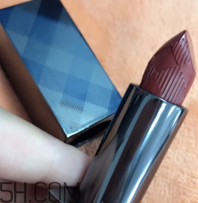burberry口紅97和93哪個好看？burberry巴寶莉97和93對比