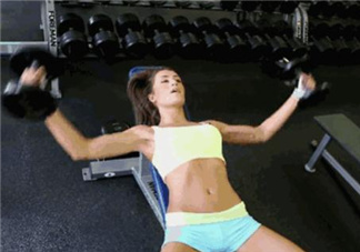 啞鈴飛鳥練哪里的肌肉？啞鈴飛鳥怎么做？