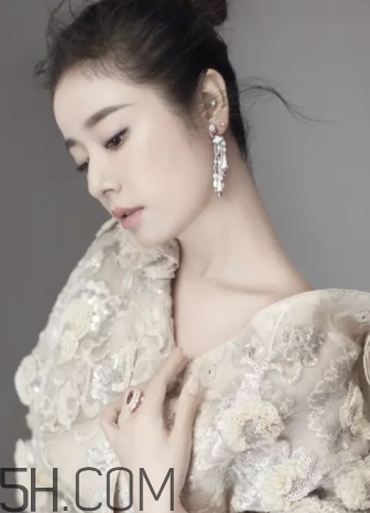 奶油杏色口紅適合什么人？奶油杏子色口紅適合黃皮嗎？