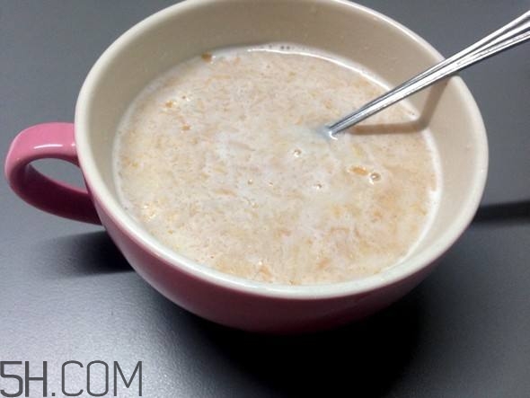 牛奶護(hù)膚有什么竅門？牛奶護(hù)膚的竅門有哪些？