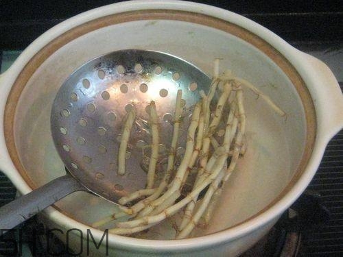 愛長痘吃什么食物好？愛長痘的食物禁忌有哪些？