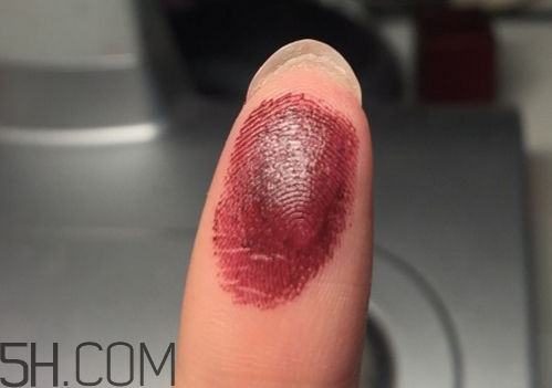 口紅到底應(yīng)該怎么涂？吻唇妝具體畫(huà)法