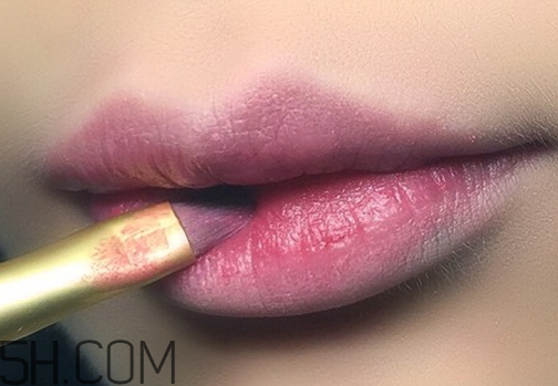 口紅到底應(yīng)該怎么涂？吻唇妝具體畫(huà)法