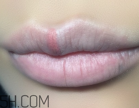 口紅到底應(yīng)該怎么涂？吻唇妝具體畫(huà)法