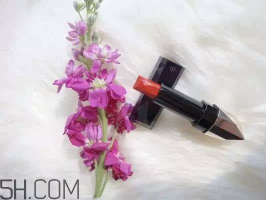 涂口紅前用bb打底可以嗎？最近比較火的口紅品牌有哪些？
