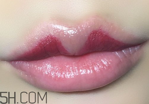 口紅到底應(yīng)該怎么涂？吻唇妝具體畫(huà)法