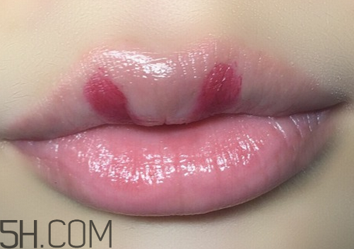 口紅到底應(yīng)該怎么涂？吻唇妝具體畫(huà)法