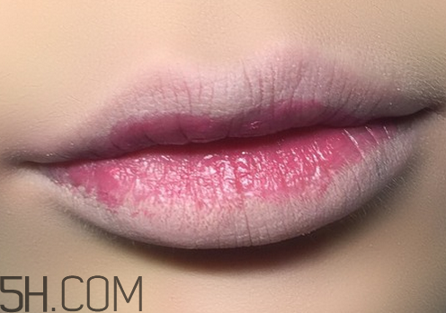 口紅到底應(yīng)該怎么涂？吻唇妝具體畫(huà)法