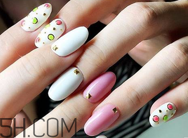 春天什么樣的美甲好看？美甲蕾絲款式圖片大全