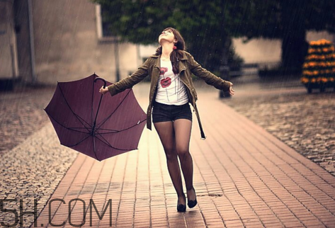 淋雨后要洗澡嗎？淋雨后不洗澡會怎么樣？