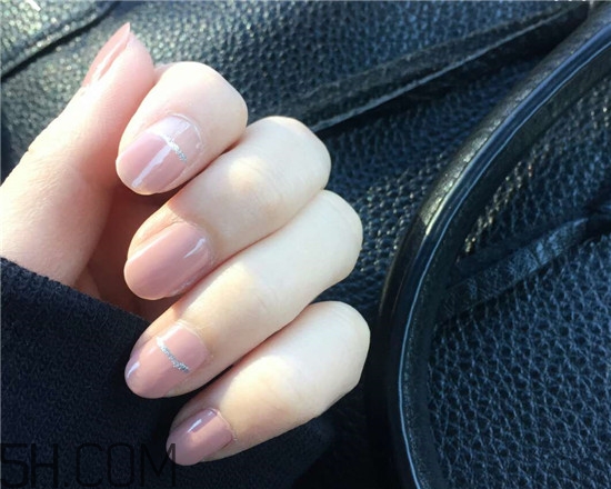 手指粗適合做什么美甲？美甲簡單大方新款圖片