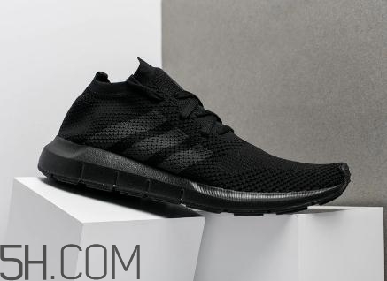 adidas swift run triple black配色在哪買_多少錢？
