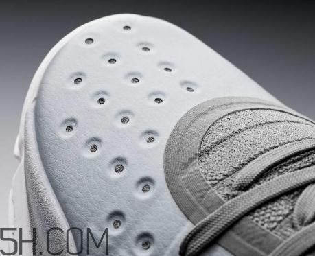 under armour curry 4 more buckets發(fā)售時間_多少錢？