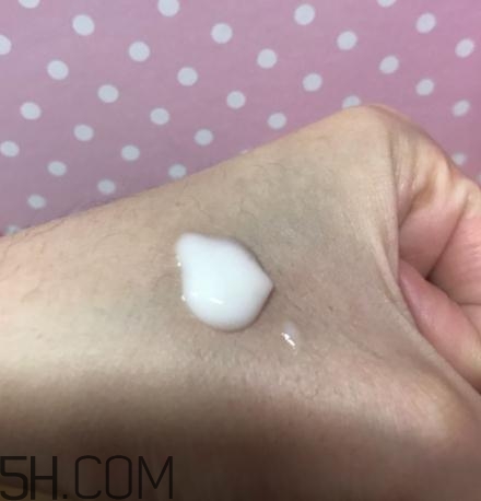春紀(jì)咖啡醒膚緊致乳好用嗎？春紀(jì)咖啡醒膚緊致乳評測
